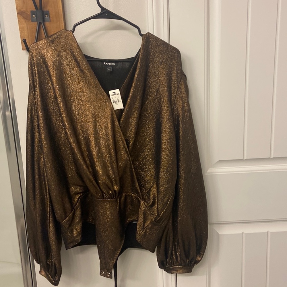 Express metallic body suit with shoulder pads